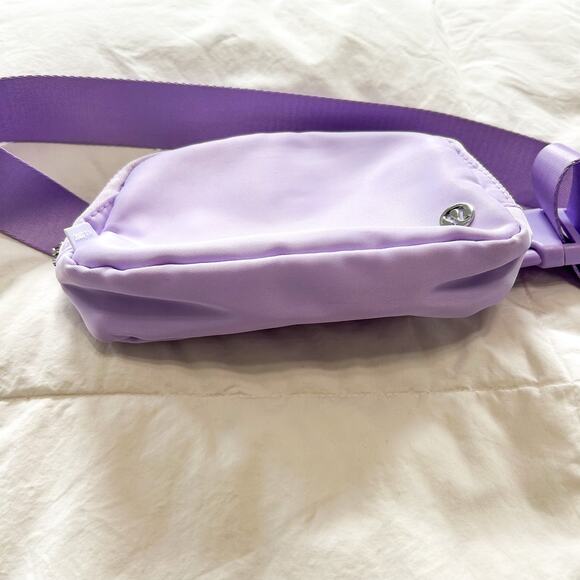 NWOT Lululemon Athletica Everywhere Belt Bag 1L Lavender Frost - Picture 8 of 8